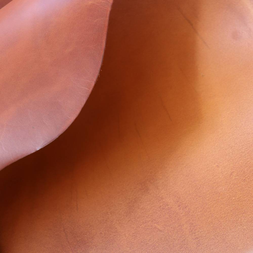 Peau de Vachette Tannage Végétal Marron Blanchi