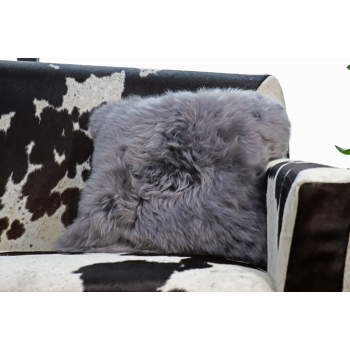 Coussin en peau de mouton gris